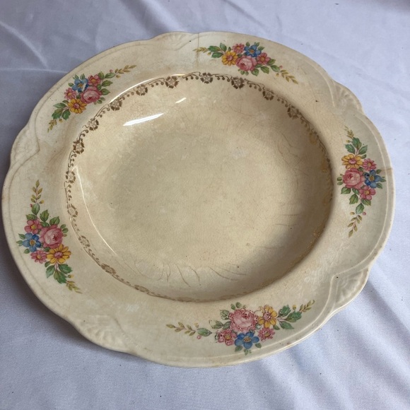 Homer Laughlin Cream Floral Dinner Bowl - Picture 1 of 6